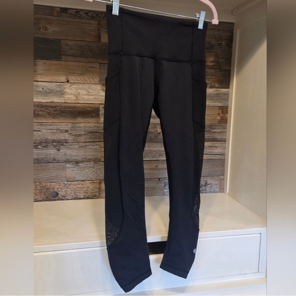 lululemon athletica Black High-Rise Leggings with Side Pockets - Picture 3 of 9